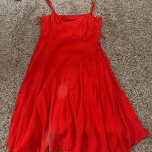 small red windsor dress